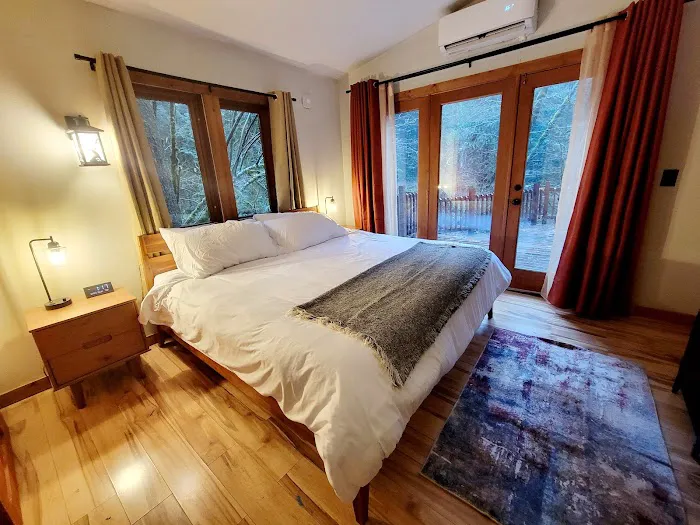 Fernwood Cabin Picture 1