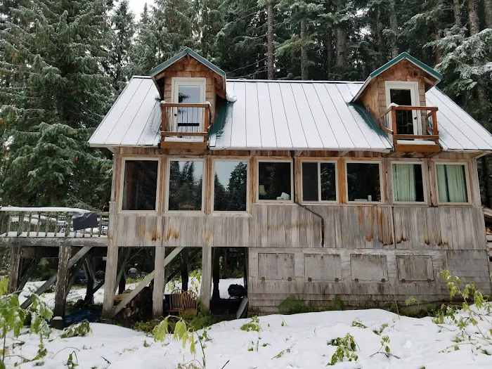 Trillium Lake Basin Cabin Picture 3