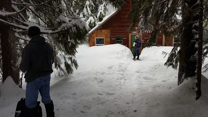 Trillium Lake Basin Cabin Picture 10