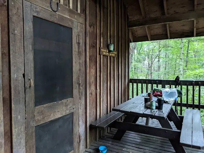 Hermitage Cabin (PATC): Parking Area Picture 2