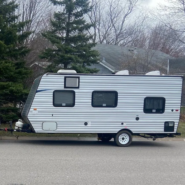 Cee's RV Mini Camper Vacations Picture 3