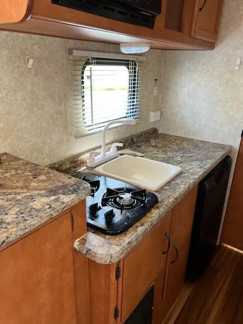 Cee's RV Mini Camper Vacations Picture 1