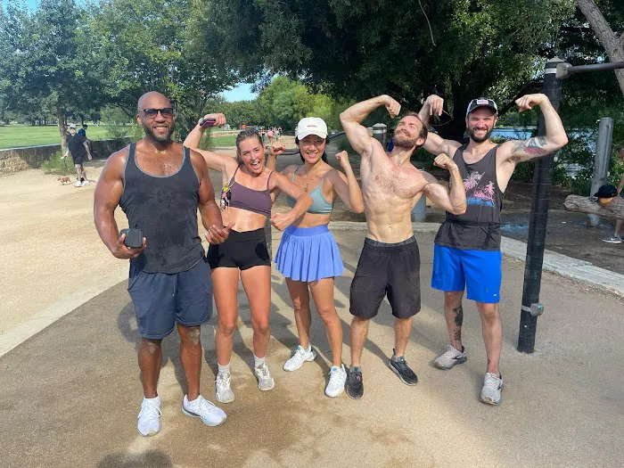 Outdoor Calisthenics Gym at Auditorium Shores Picture 2
