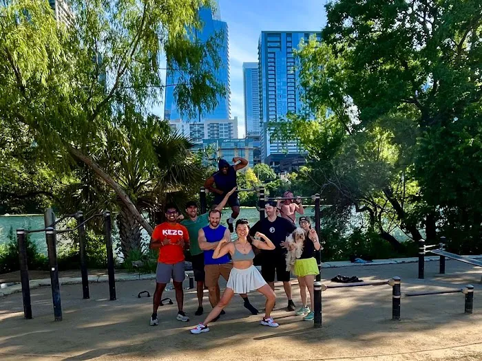 Outdoor Calisthenics Gym at Auditorium Shores Picture 4