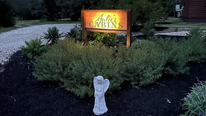 Julies Cabins Picture 3