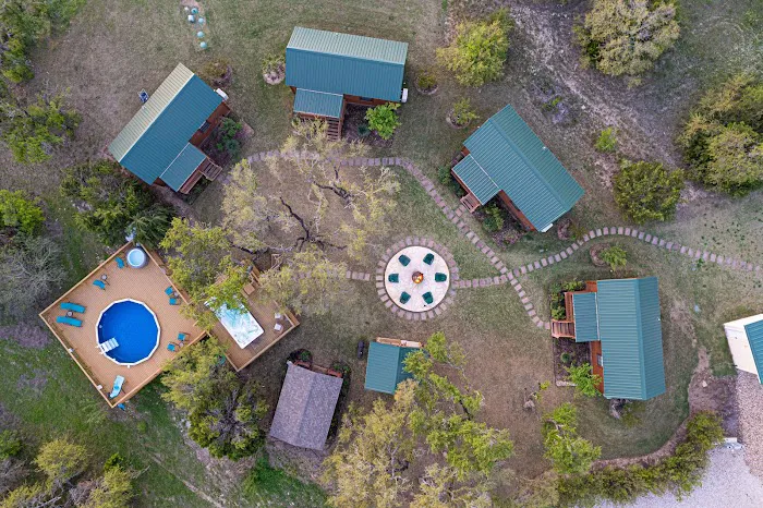 Julies Cabins Picture 4