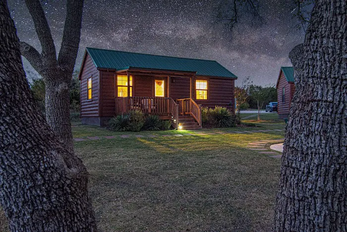 Julies Cabins Picture 6