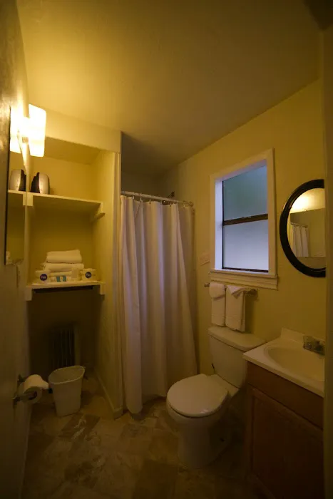 Bunk Haus Lodging & RV Park Picture 3