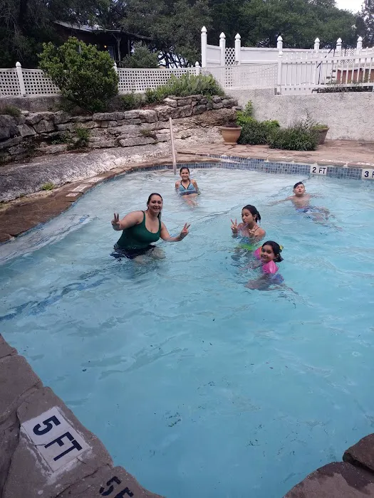 Creek Hollow Cabins & RV Park Picture 3