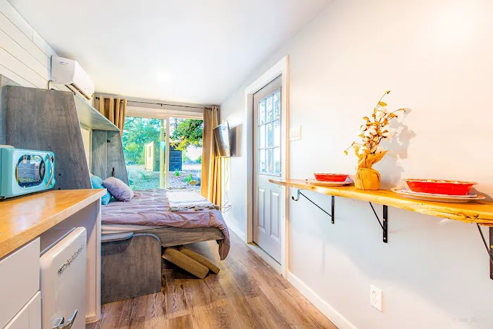 The Container Retreat @ 290 Wine Trail Picture 1