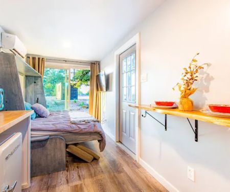 The Container Retreat @ 290 Wine Trail