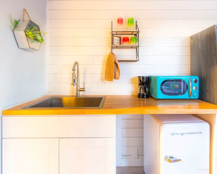 The Container Retreat @ 290 Wine Trail Picture 7