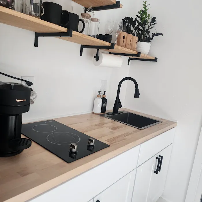 The Midnight Retreat Picture 4