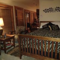 Savannah's ,woods and Water ,Outside Wedding Venue as well, Jacuzzi Cabins, Catoosa ok. area. ico