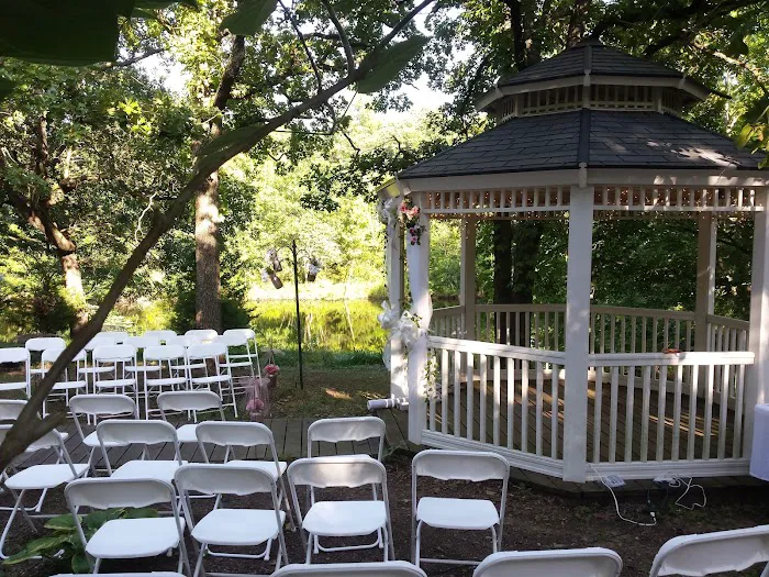 Savannah's ,woods and Water ,Outside Wedding Venue as well, Jacuzzi Cabins, Catoosa ok. area. Picture 2