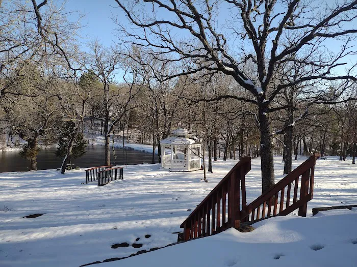 Savannah's ,woods and Water ,Outside Wedding Venue as well, Jacuzzi Cabins, Catoosa ok. area. Picture 4