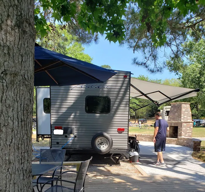 Royal RV Rental Picture 3