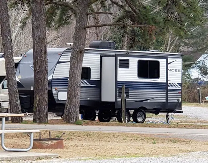 Royal RV Rental Picture 1