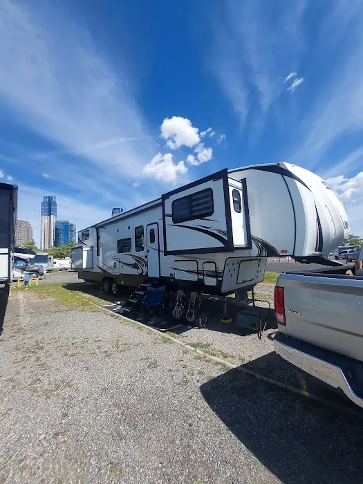 Liberty Harbor RV Park Picture 7