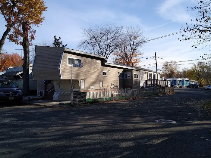 Costa Mobile Home Park Picture 2