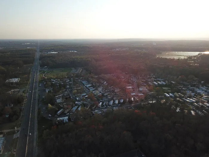 Monmouth Mobile Home Park Picture 7