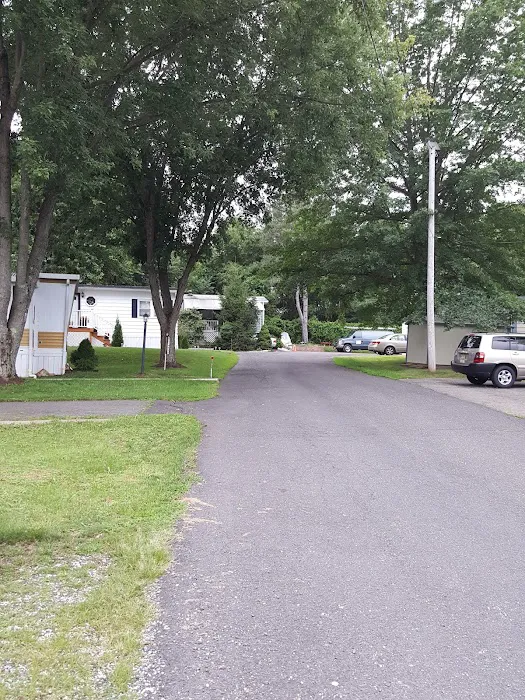 Friendly Mobile Park Picture 7