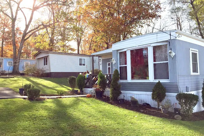 Silver Stream Village Manufactured Home Community Picture 4