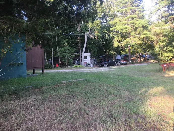Arrowhead Camp and RV Park Picture 3