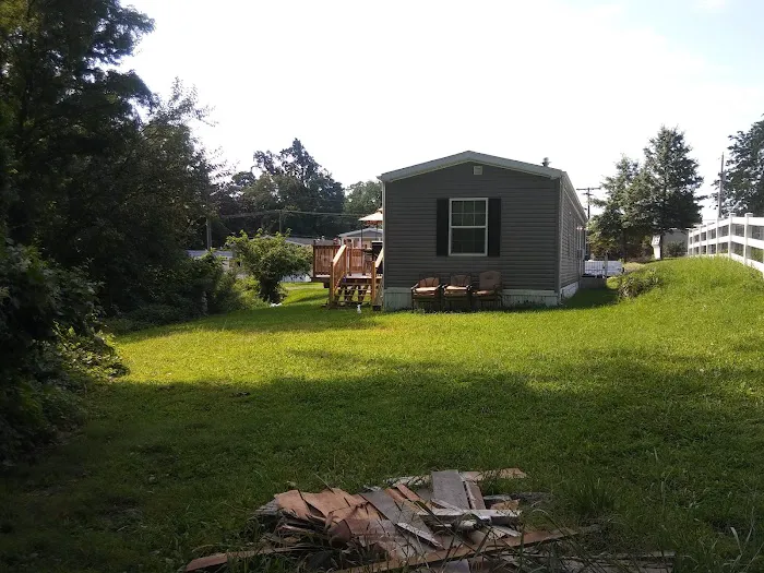 Terry's Mobile Home Park Picture 8
