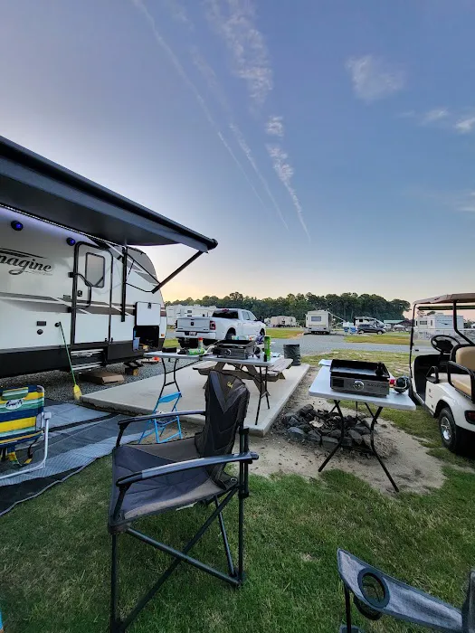 Island Resort Campground Picture 4