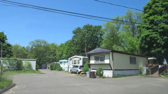 Creekside Estates Picture 3