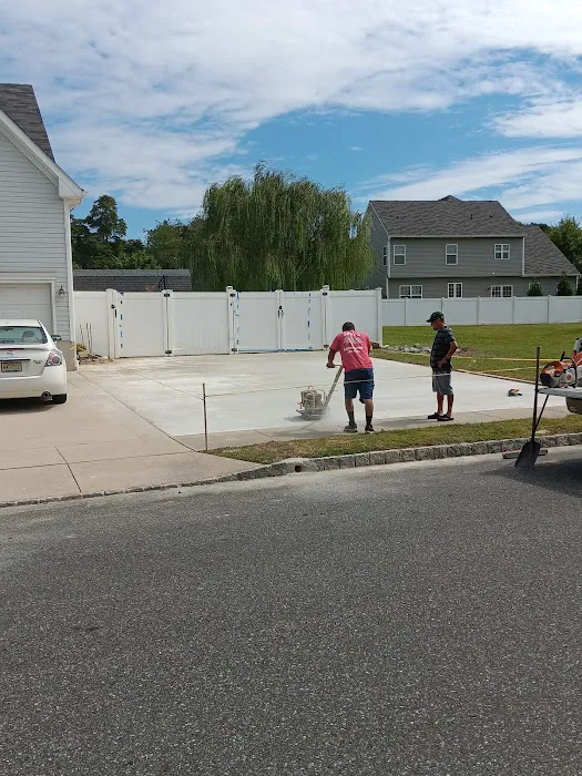 Whispering Pines Mobile Home Park Picture 4