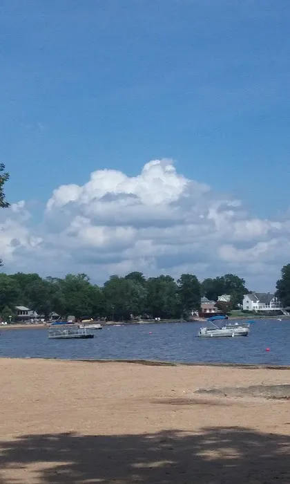 Holloway Beach Picture 1