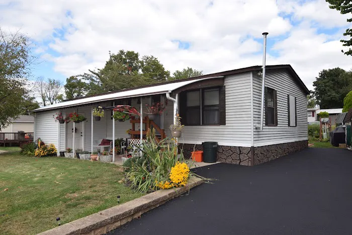 Valley Forge Crossing Manufactured Home Community Picture 3