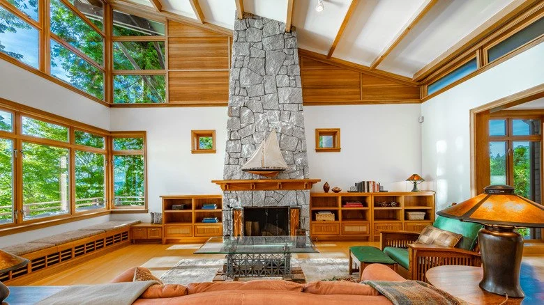 How to Create a Cozy Vibe in Your Camping Cabin Stay