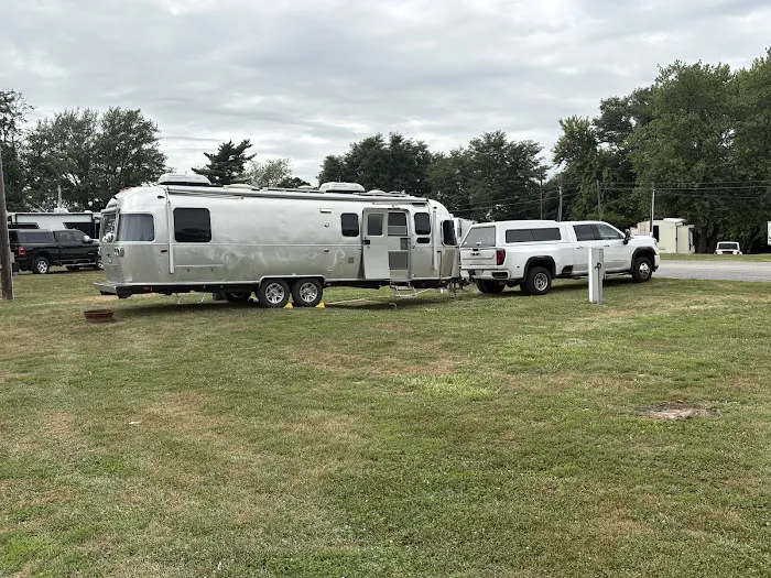 Ben Franklin RV Park Picture 3