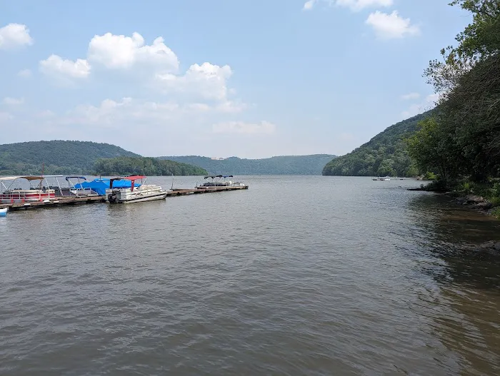 Gamler's Boat Yard Campgrounds Picture 3