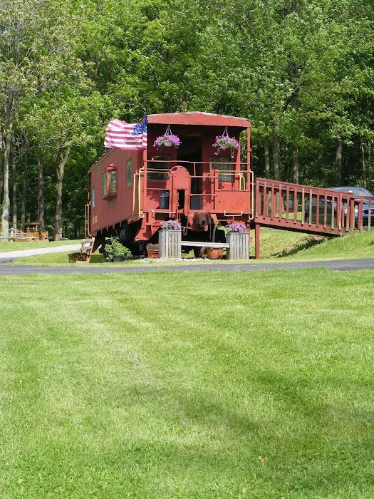 The Loose Caboose Campground Picture 9