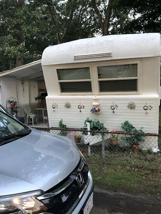Boston Rd. Mobilehome Park Picture 9