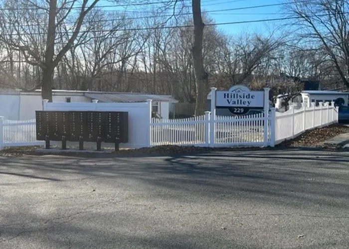 Hillside Valley Mobile Home Community Picture 10