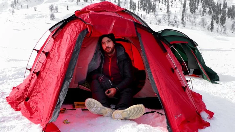 How to Camp in an RV During Freezing Temperatures: Expert Tips for Cold Weather Adventures