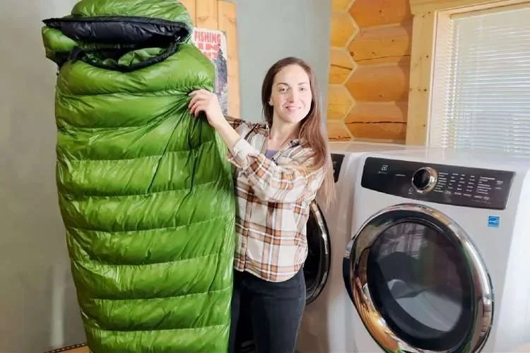 How to Wash and Dry a Sleeping Bag Properly to Maintain Its Loft