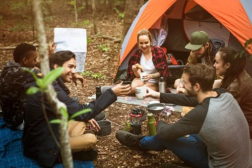 How to Plan a Camping Trip with Friends Without Stress