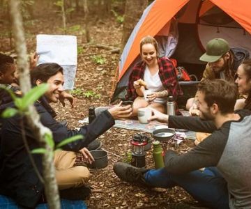 How to Plan a Camping Trip with Friends Without Stress