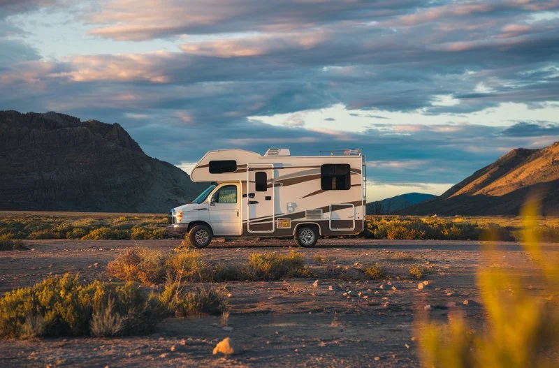 How to Get Internet and Cell Phone Signal While Boondocking - Stay Connected Off the Grid