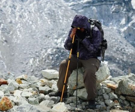 How to Deal with Altitude Sickness: Prevention, Symptoms, and Treatment on the Trail