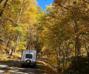 Touring the Blue Ridge Parkway: Campgrounds and Must-Stop Overlooks