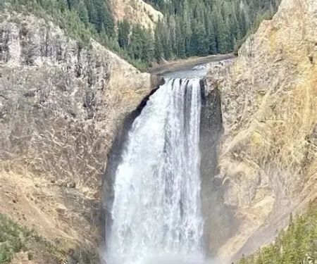 The Best Time of Year to Visit Yellowstone and Avoid Crowds