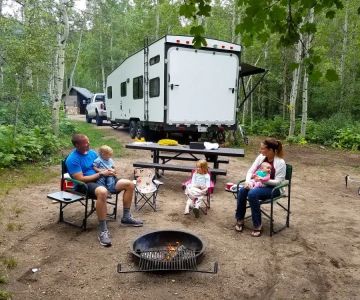 How to Camp in an RV with Kids During Rainy Days – Fun Activities and Tips