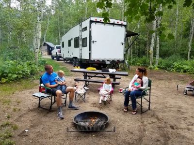How to Camp in an RV with Kids During Rainy Days – Fun Activities and Tips